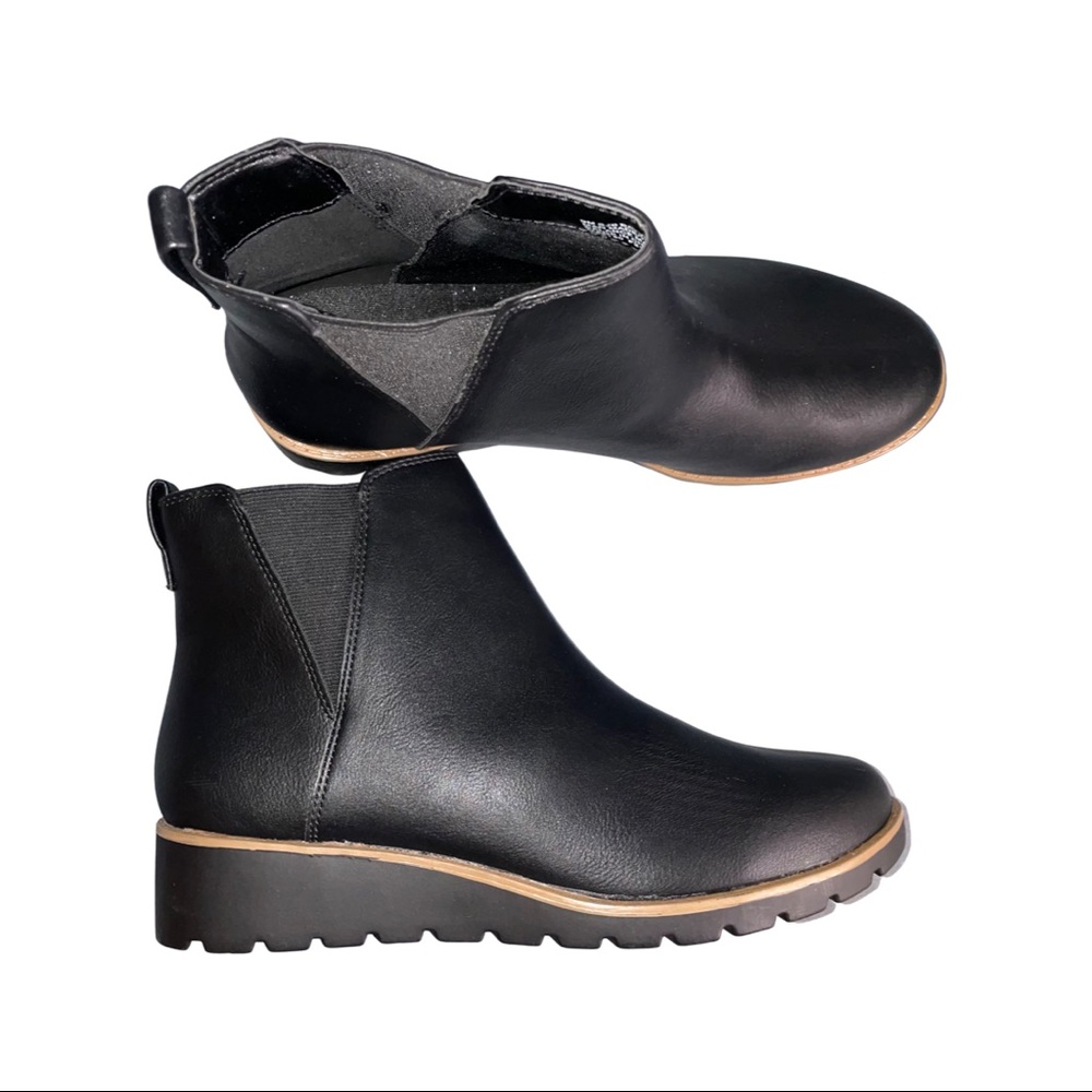 ST JOHN’S BAY WOMEN BOOTIES